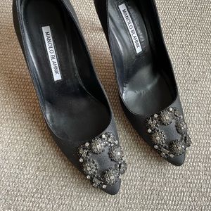 Manolo shoes size 7 in black/silver